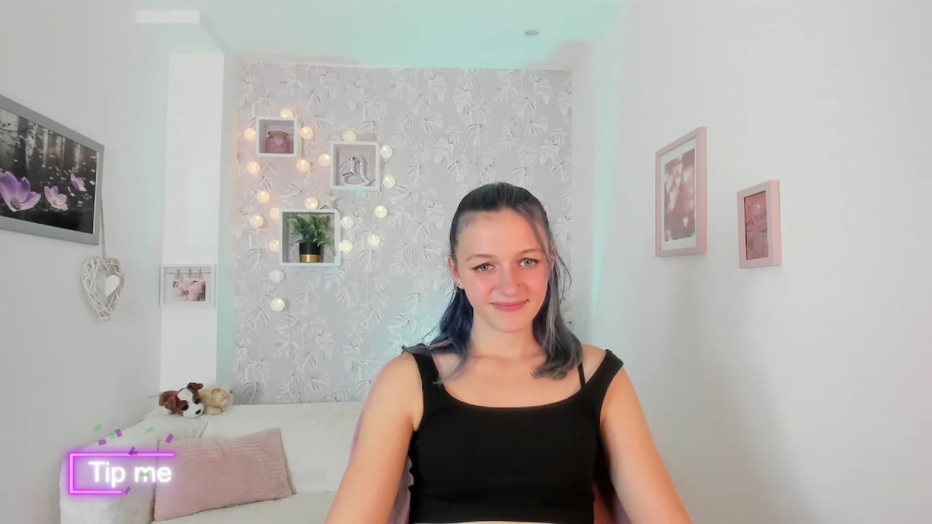 Gallery image thumbnail from Molly_Grey18's myfreecams stream on, 10/10/2023, 15:00 image 6 of 20