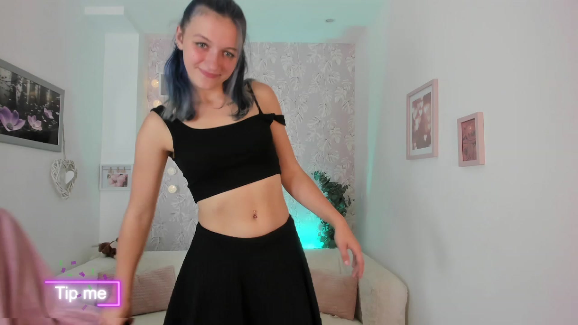 Gallery image thumbnail from Molly_Grey18's myfreecams stream on, 10/10/2023, 15:00 image 12 of 20