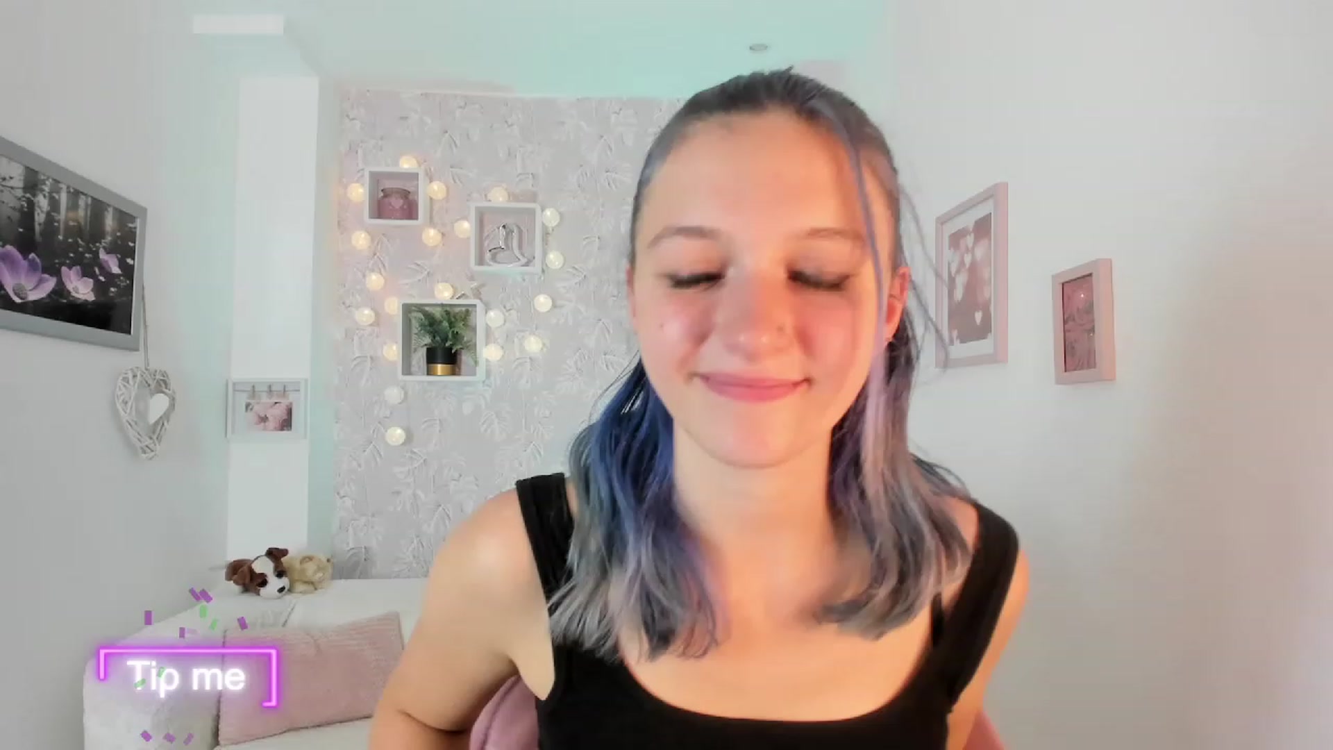 Gallery image thumbnail from Molly_Grey18's myfreecams stream on, 10/10/2023, 15:00 image 4 of 20