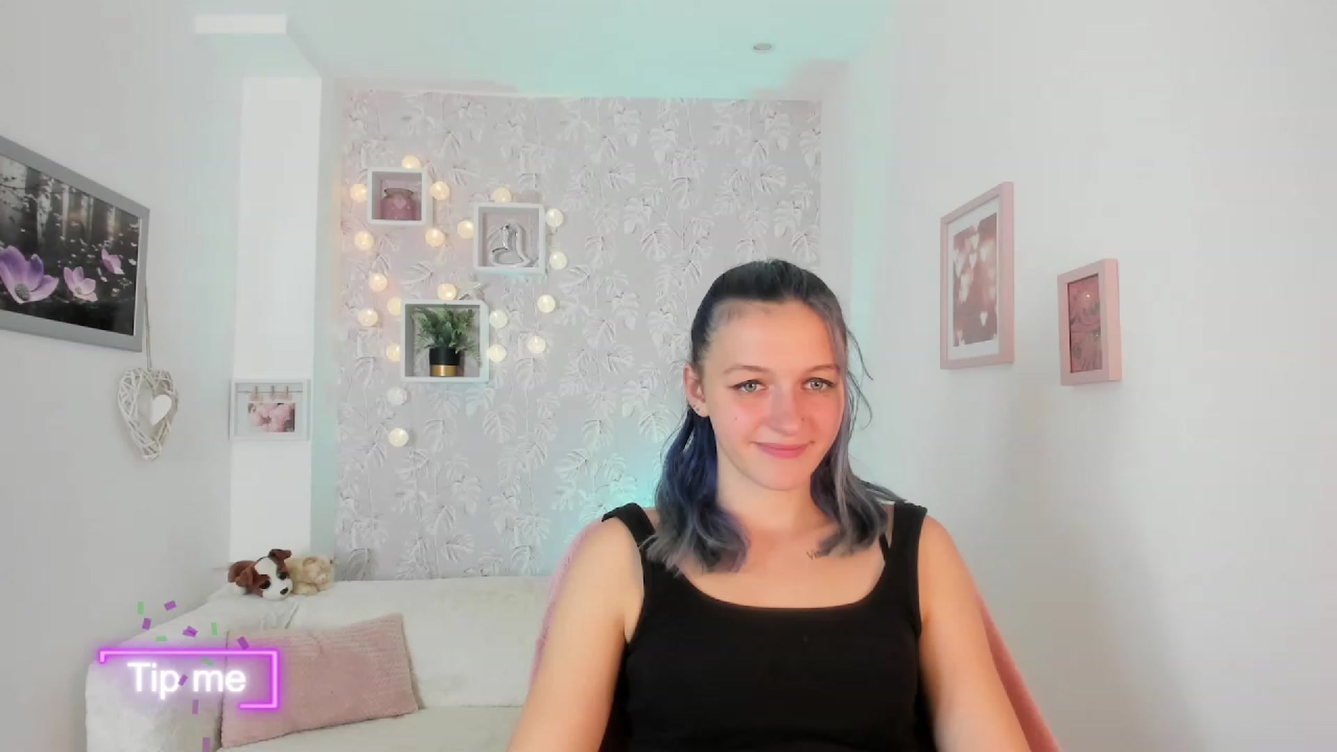 Gallery image thumbnail from Molly_Grey18's myfreecams stream on, 10/10/2023, 15:00 image 3 of 20