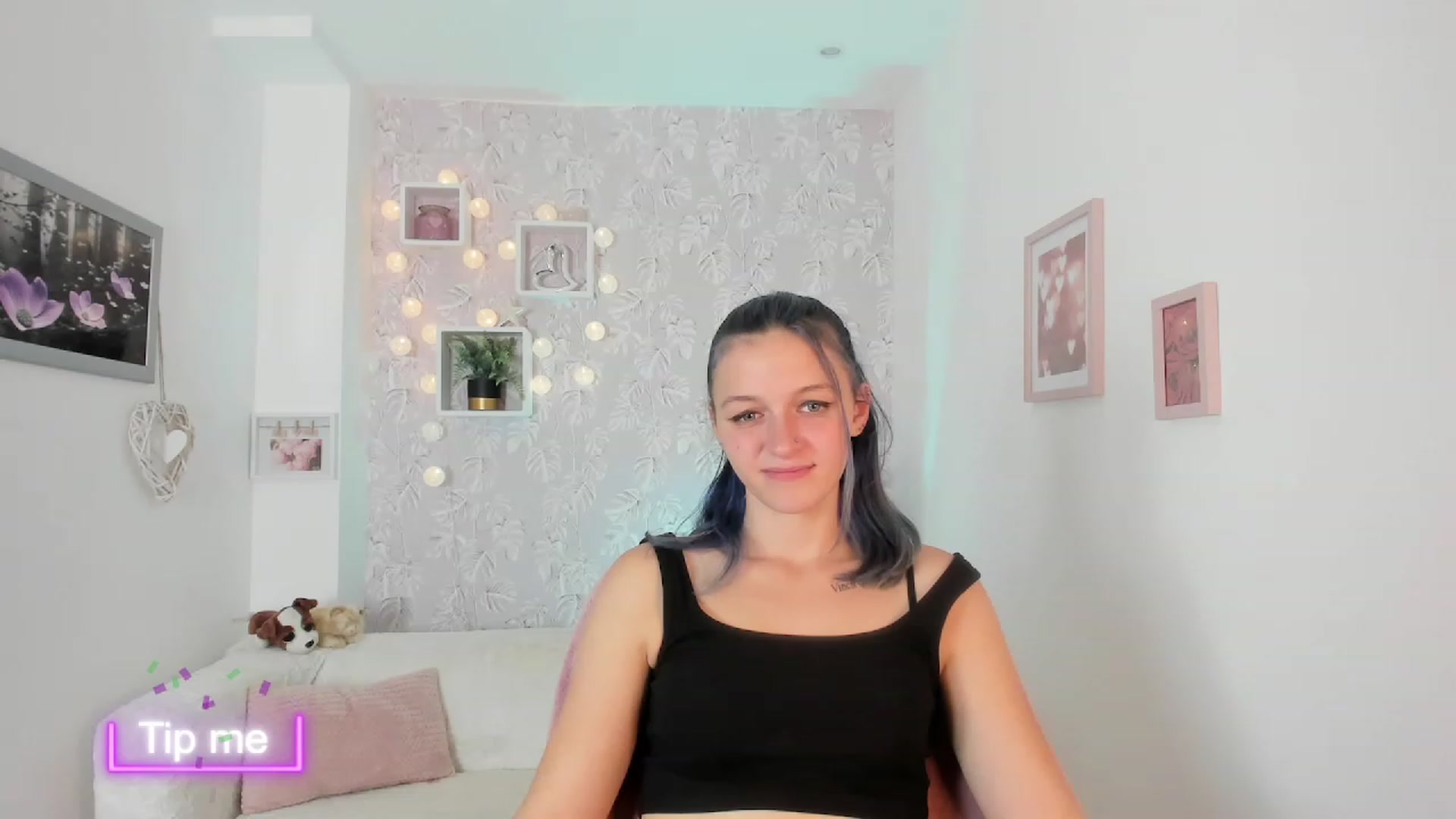 Gallery image thumbnail from Molly_Grey18's myfreecams stream on, 10/10/2023, 15:00 image 9 of 20