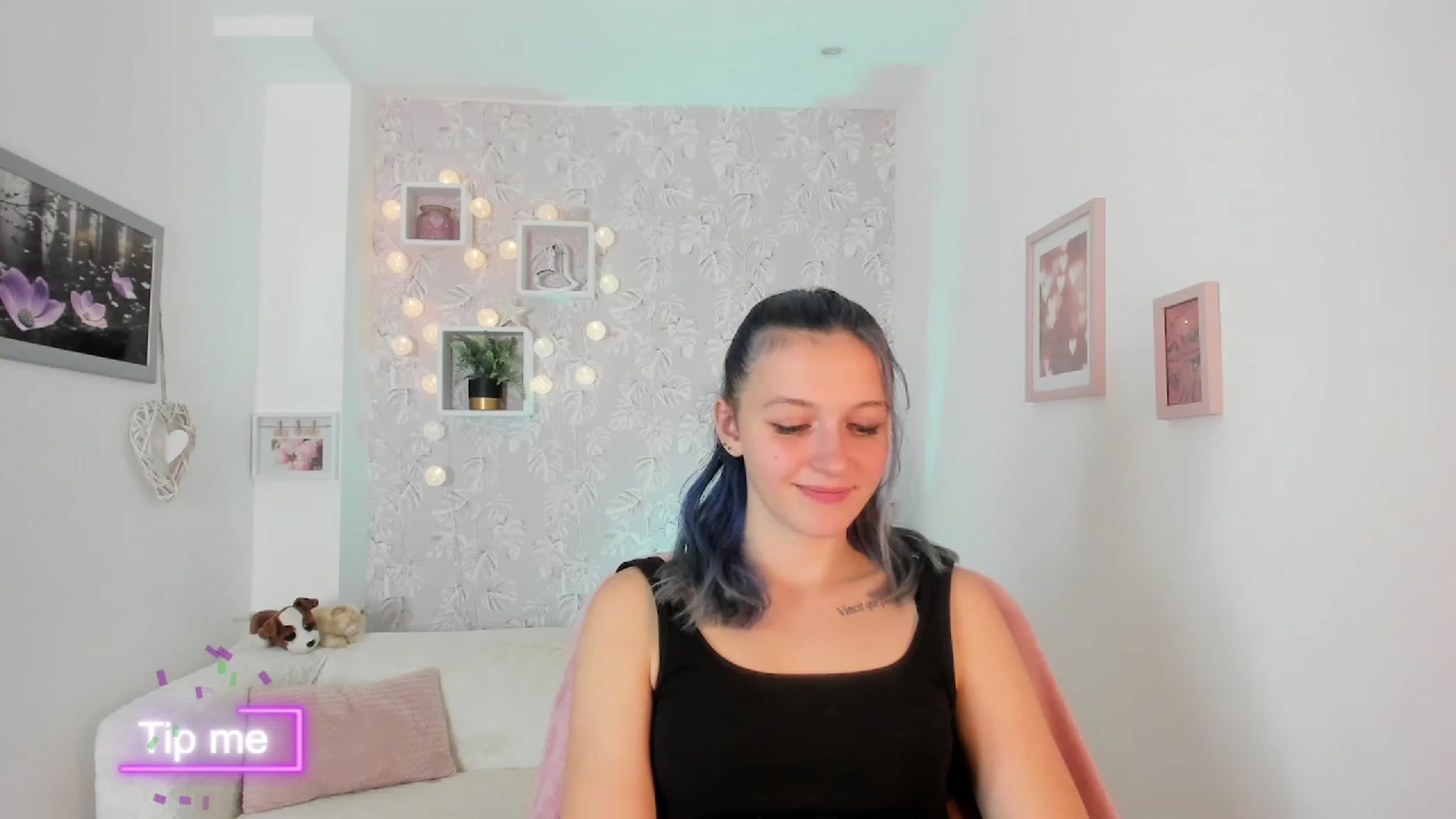 Gallery image thumbnail from Molly_Grey18's myfreecams stream on, 10/10/2023, 15:00 image 1 of 20