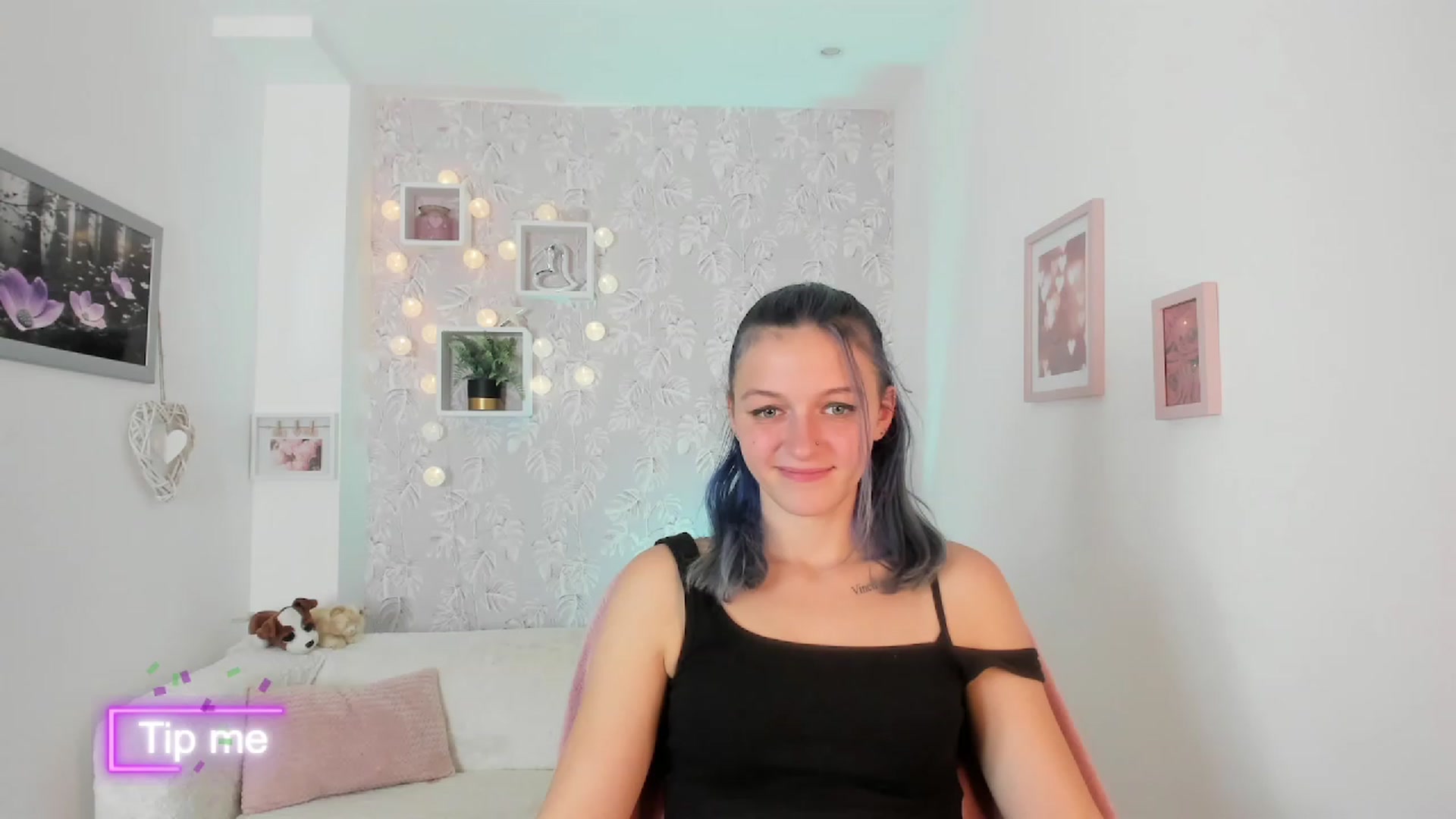 Gallery image thumbnail from Molly_Grey18's myfreecams stream on, 10/10/2023, 15:00 image 15 of 20