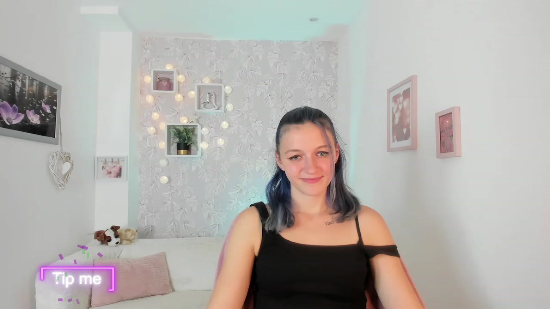 Gallery image thumbnail from Molly_Grey18's myfreecams stream on, 10/10/2023, 15:00 image 13 of 20