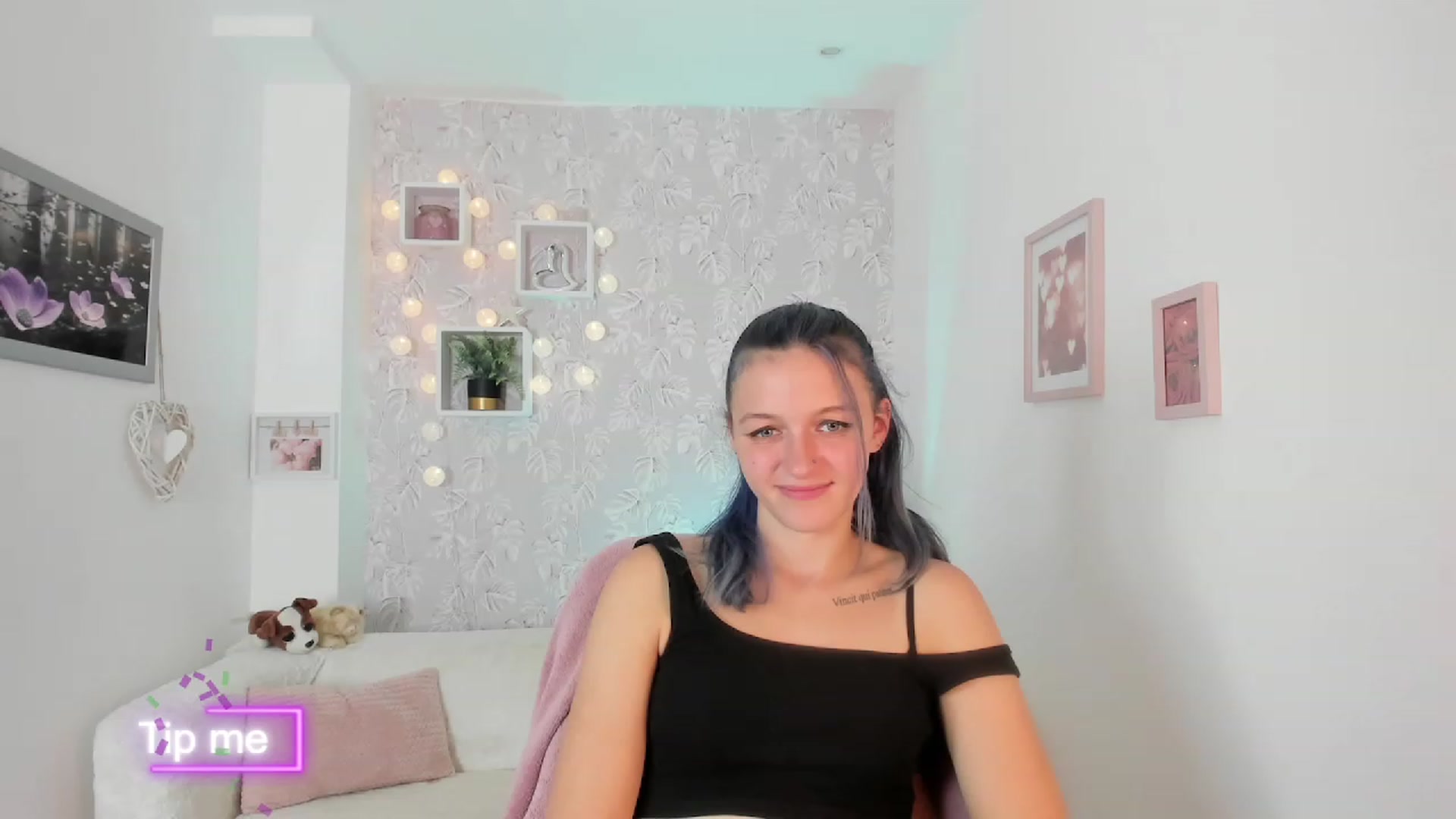 Gallery image thumbnail from Molly_Grey18's myfreecams stream on, 10/10/2023, 15:00 image 20 of 20