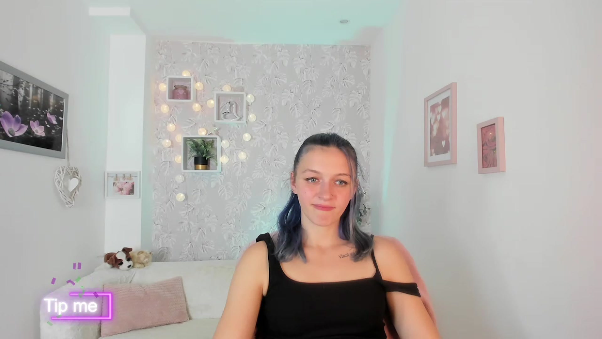 Gallery image thumbnail from Molly_Grey18's myfreecams stream on, 10/10/2023, 17:58 image 9 of 20
