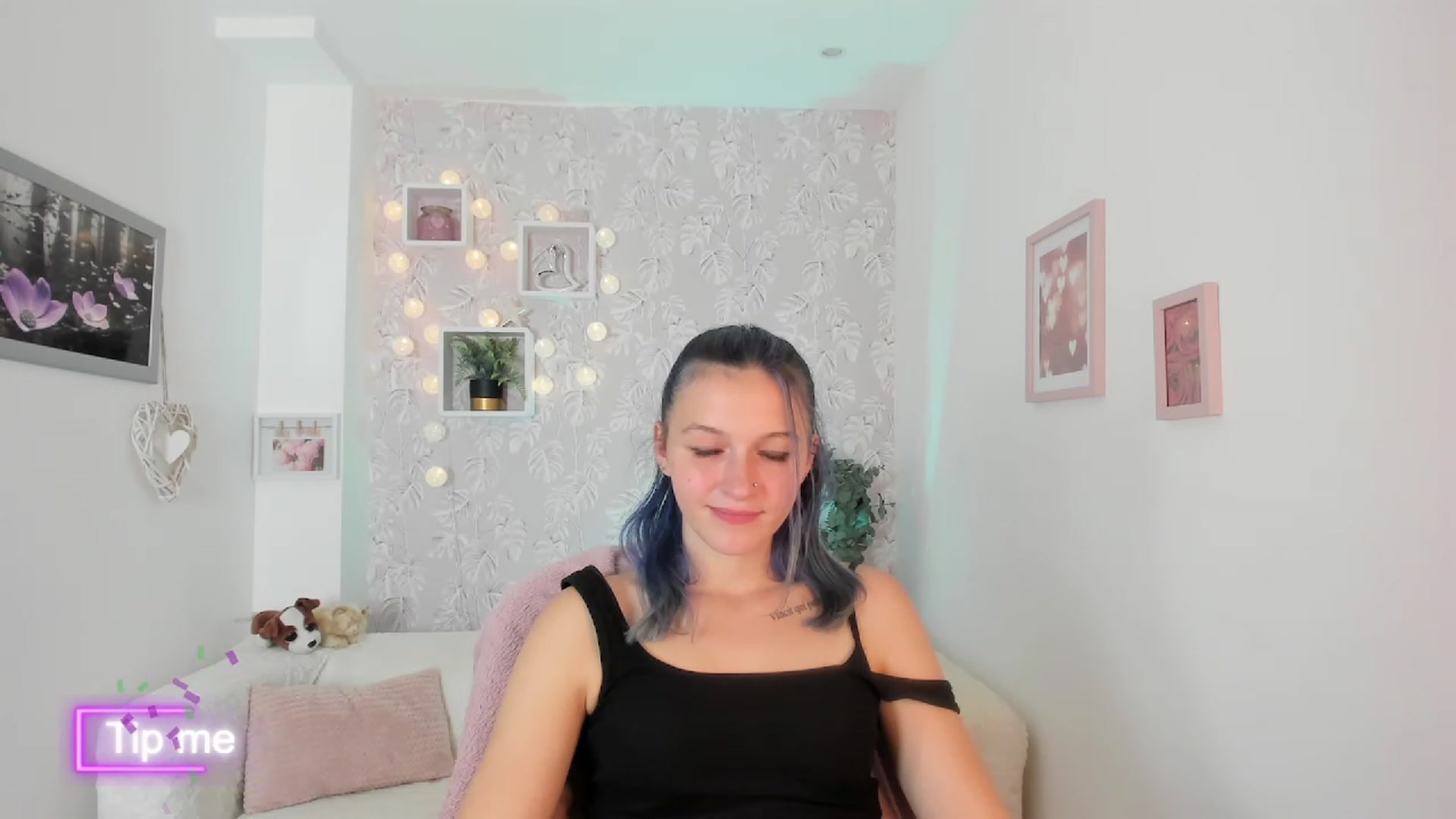 Gallery image thumbnail from Molly_Grey18's myfreecams stream on, 10/10/2023, 17:58 image 14 of 20