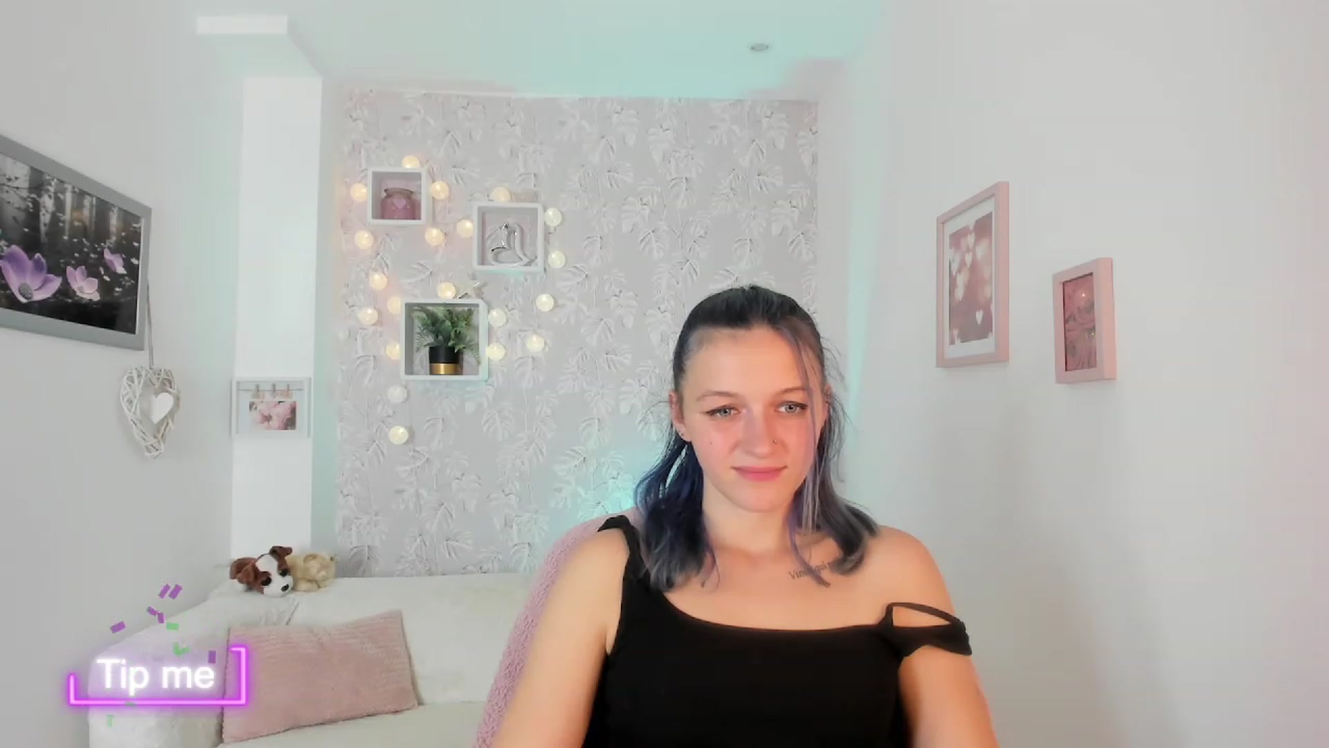 Gallery image thumbnail from Molly_Grey18's myfreecams stream on, 10/10/2023, 17:58 image 6 of 20