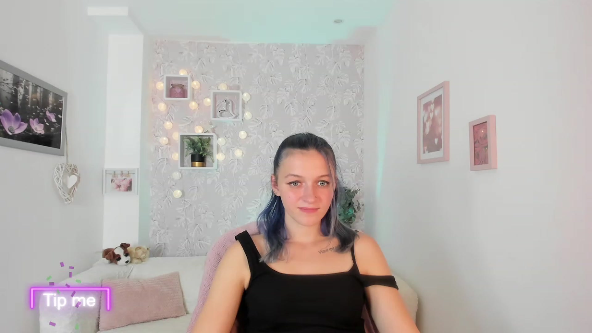 Gallery image thumbnail from Molly_Grey18's myfreecams stream on, 10/10/2023, 17:58 image 16 of 20