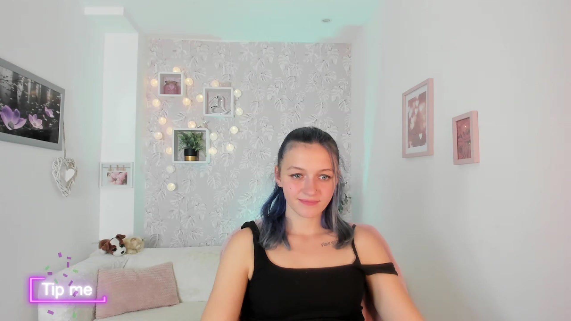 Gallery image thumbnail from Molly_Grey18's myfreecams stream on, 10/10/2023, 17:58 image 10 of 20