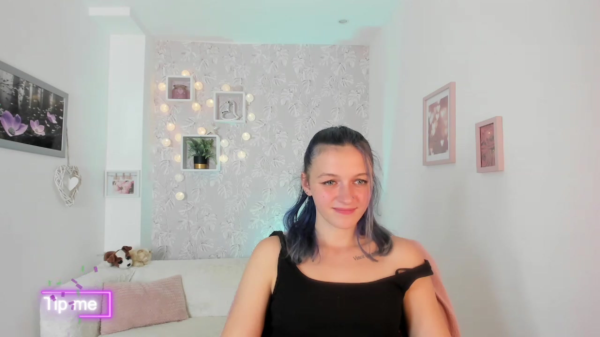 Gallery image thumbnail from Molly_Grey18's myfreecams stream on, 10/10/2023, 17:58 image 5 of 20