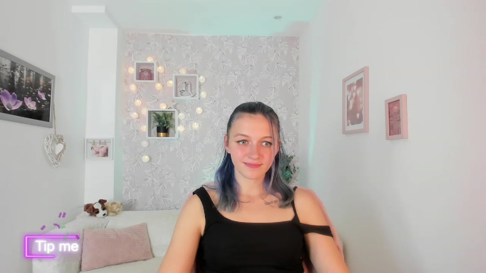 Gallery image thumbnail from Molly_Grey18's myfreecams stream on, 10/10/2023, 17:58 image 18 of 20