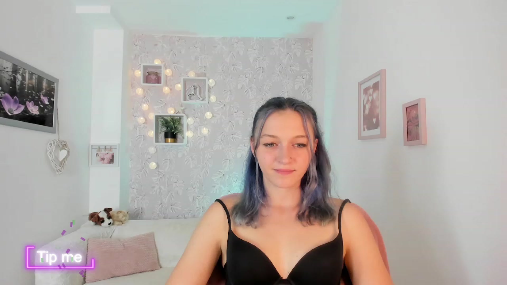 Gallery image thumbnail from Molly_Grey18's myfreecams stream on, 10/11/2023, 18:32 image 6 of 20
