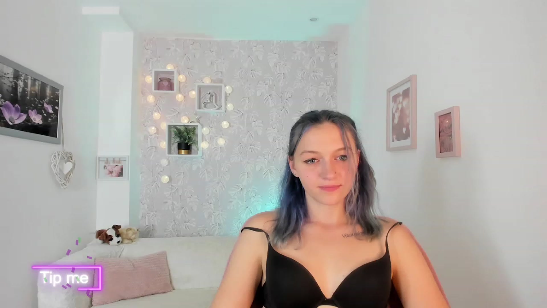 Gallery image thumbnail from Molly_Grey18's myfreecams stream on, 10/11/2023, 18:32 image 15 of 20