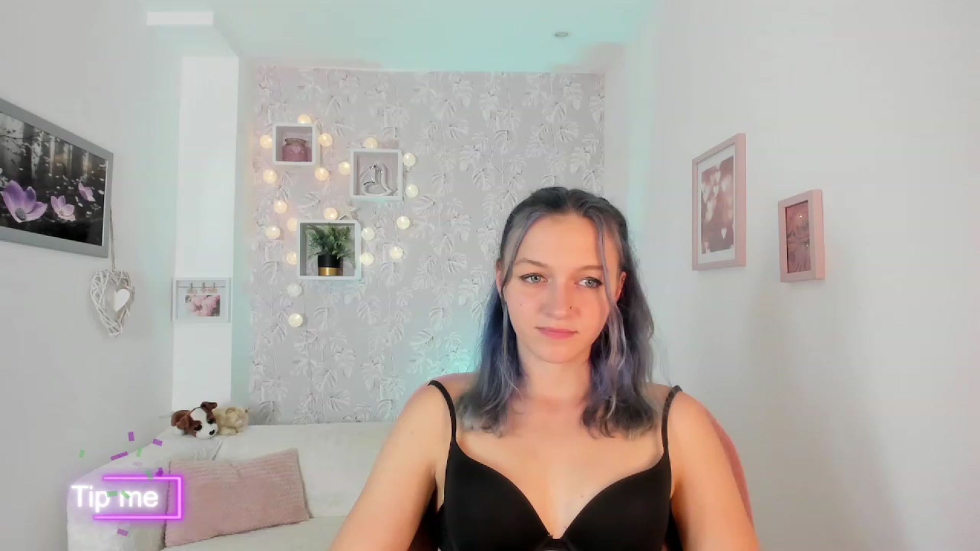 Gallery image thumbnail from Molly_Grey18's myfreecams stream on, 10/11/2023, 18:32 image 5 of 20