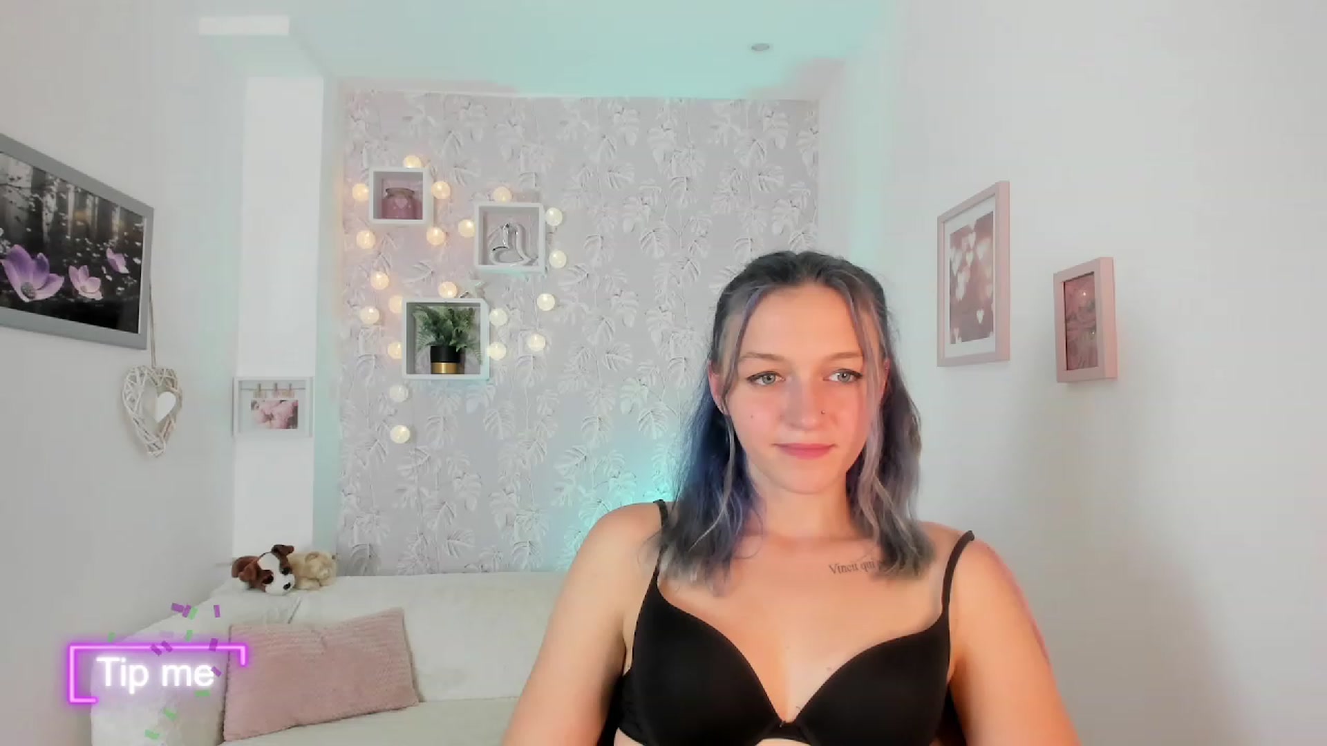 Gallery image thumbnail from Molly_Grey18's myfreecams stream on, 10/11/2023, 19:27 image 19 of 20