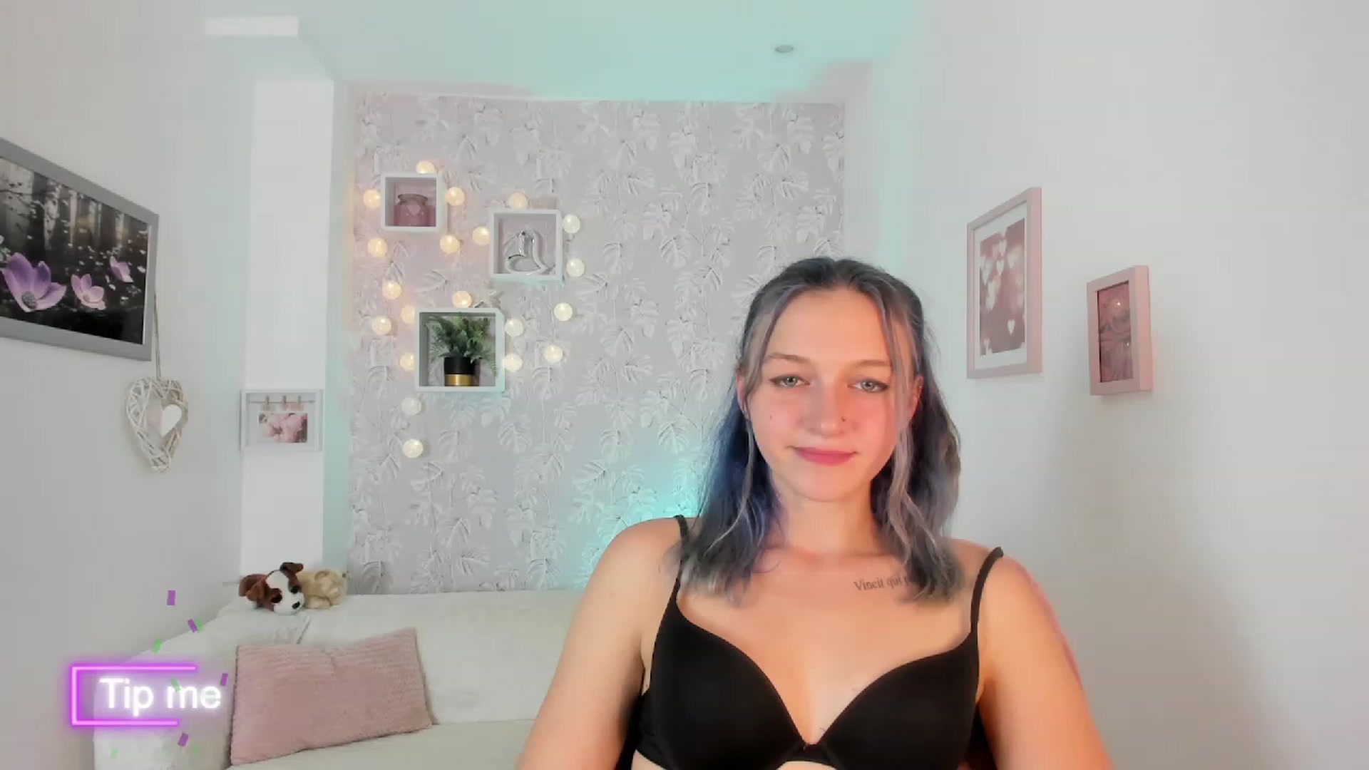 Gallery image thumbnail from Molly_Grey18's myfreecams stream on, 10/11/2023, 19:27 image 18 of 20