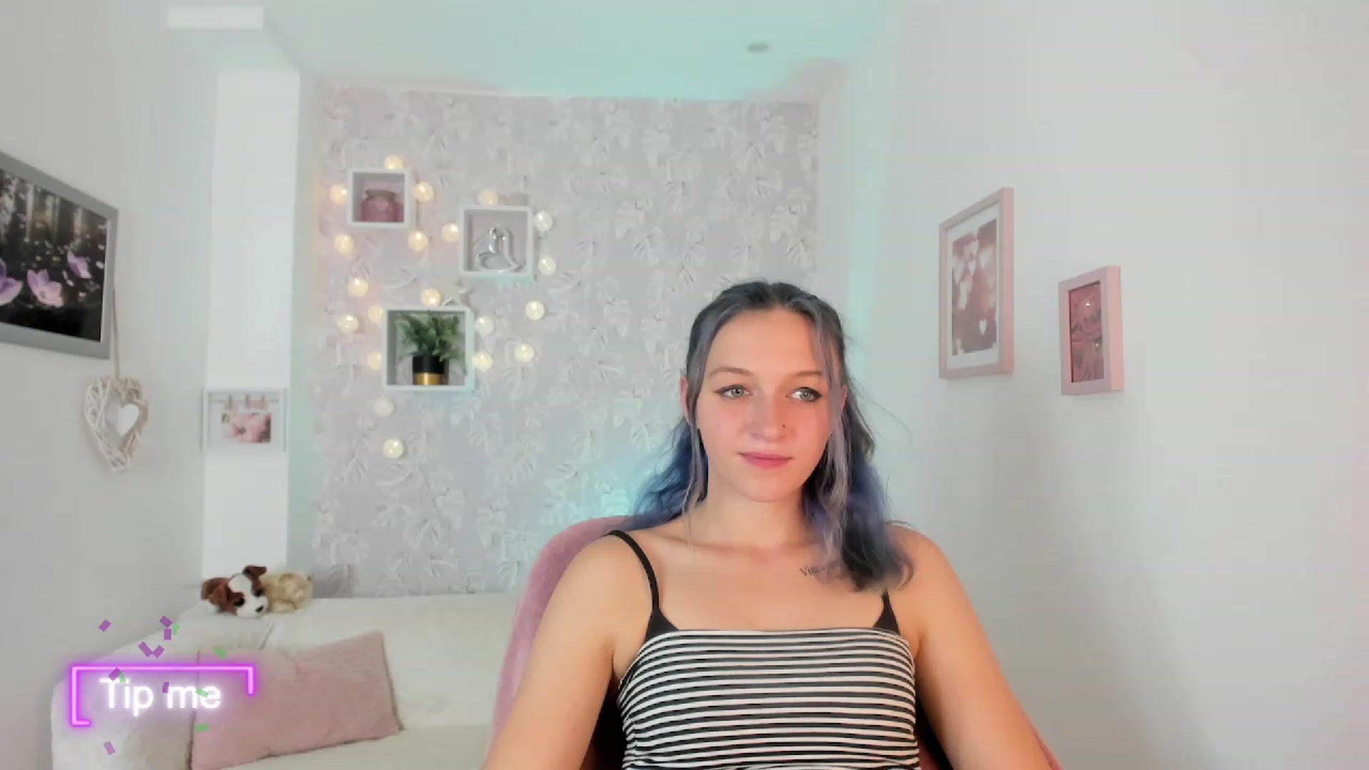 Gallery image thumbnail from Molly_Grey18's myfreecams stream on, 10/12/2023, 16:36 image 11 of 20