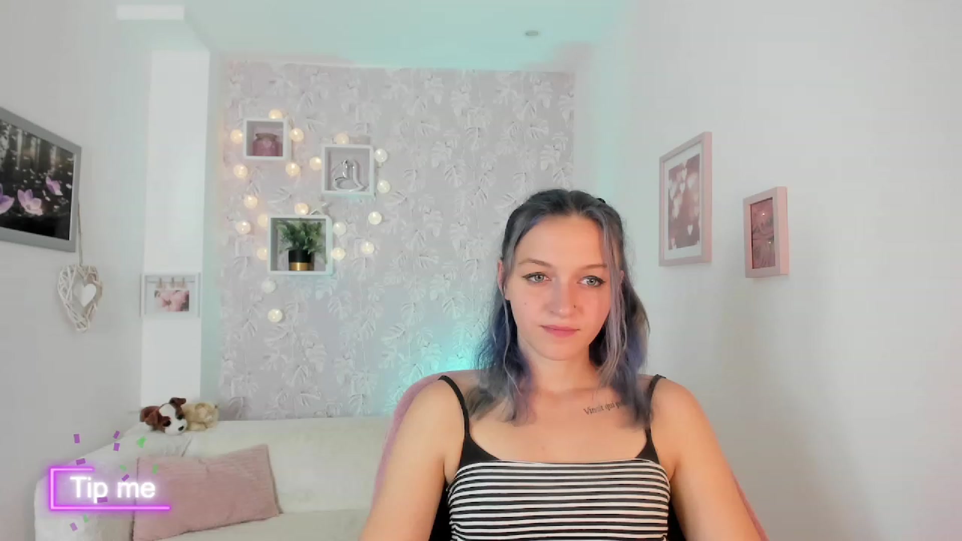 Gallery image thumbnail from Molly_Grey18's myfreecams stream on, 10/12/2023, 16:36 image 4 of 20