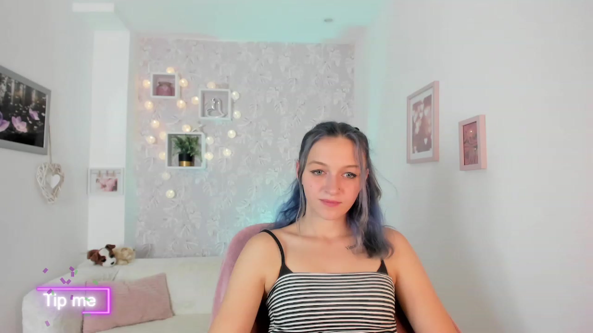Gallery image thumbnail from Molly_Grey18's myfreecams stream on, 10/12/2023, 16:36 image 10 of 20