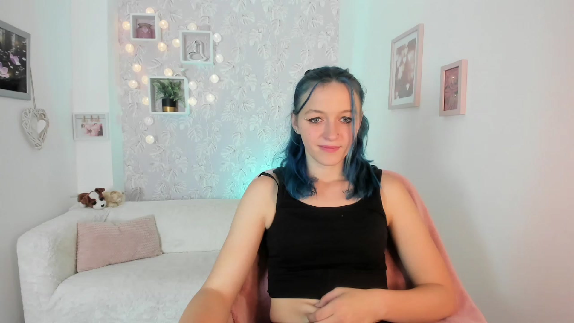 Gallery image thumbnail from Molly_Grey18's myfreecams stream on, 10/15/2023, 17:58 image 6 of 20