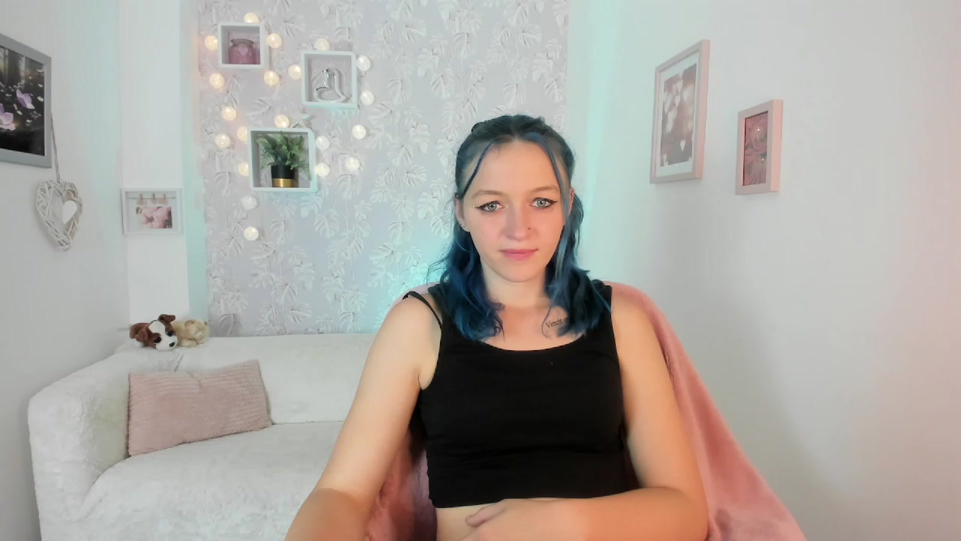 Gallery image thumbnail from Molly_Grey18's myfreecams stream on, 10/15/2023, 17:58 image 8 of 20
