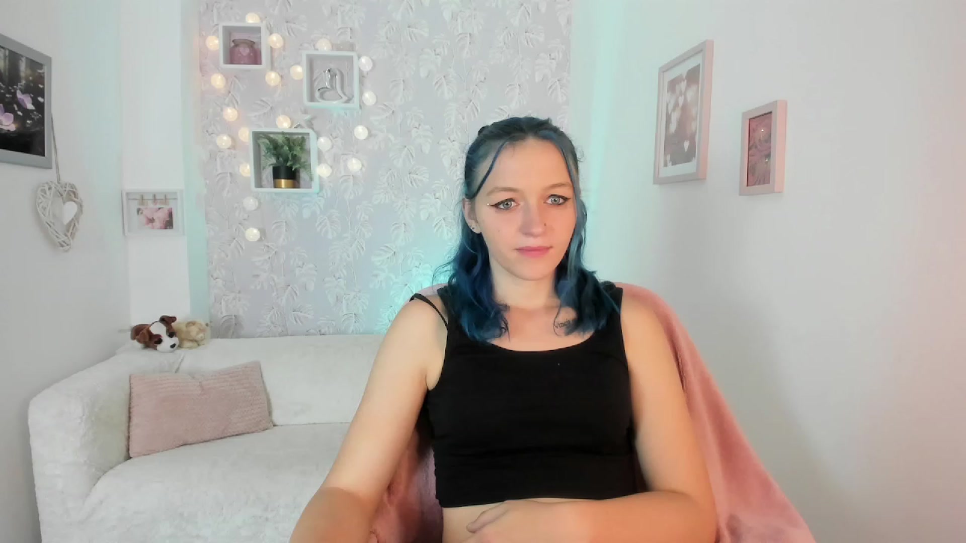 Gallery image thumbnail from Molly_Grey18's myfreecams stream on, 10/15/2023, 17:58 image 9 of 20