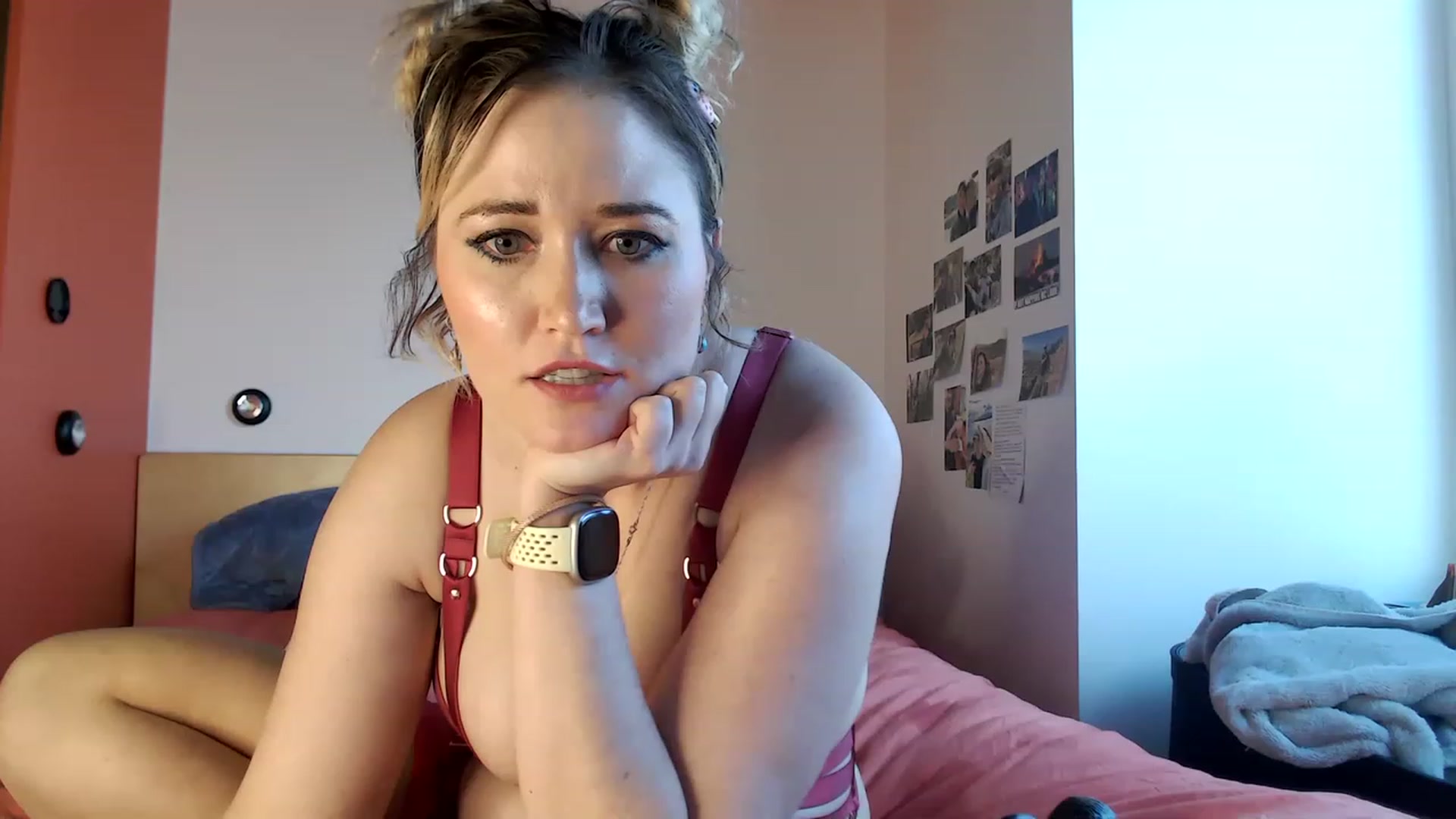 Gallery image thumbnail from Molly_Moans's myfreecams stream on, 06/16/2023, 23:58 image 5 of 20