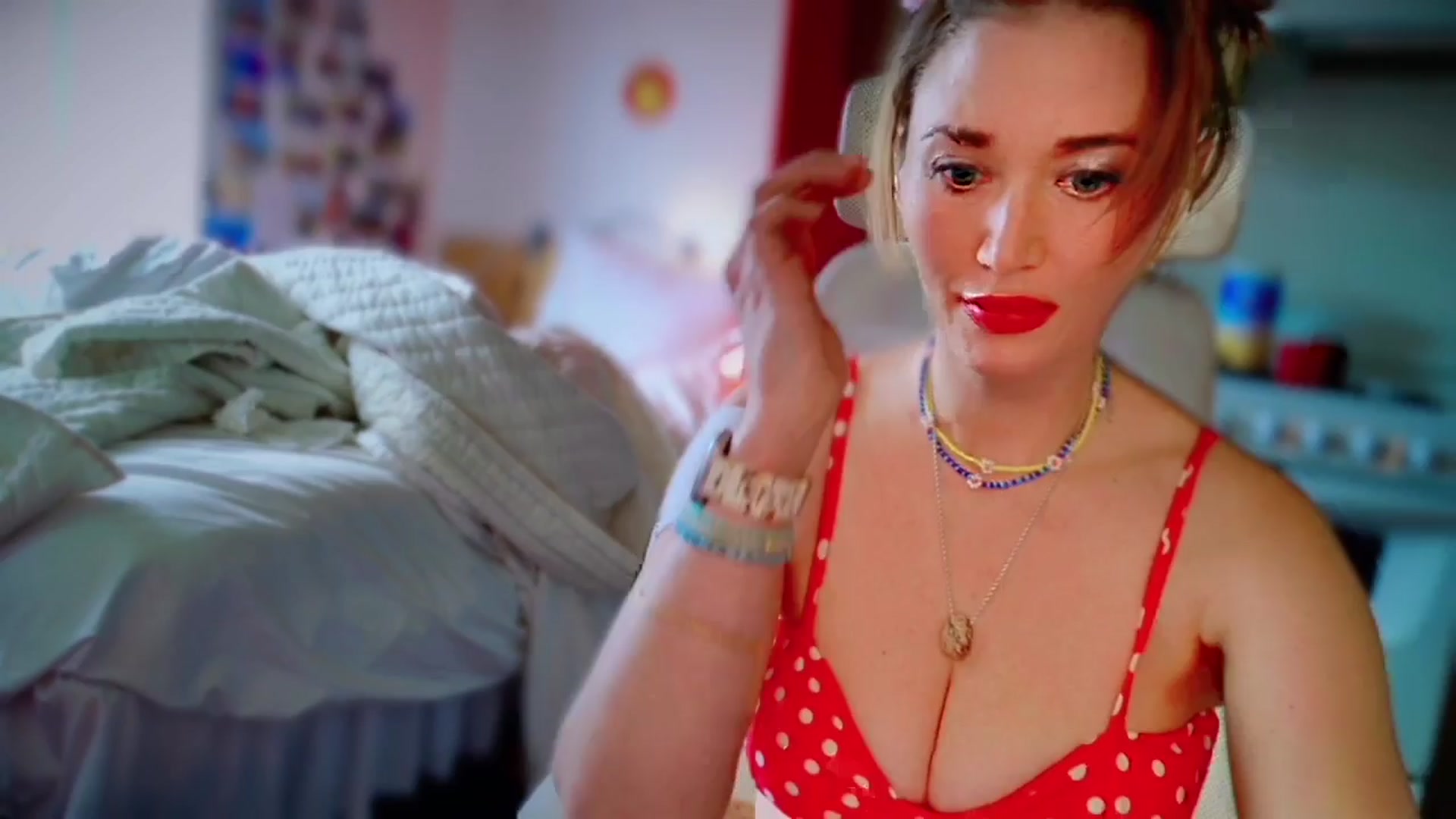 Gallery image thumbnail from Molly_Moans's myfreecams stream on, 03/29/2024, 21:28 image 15 of 20