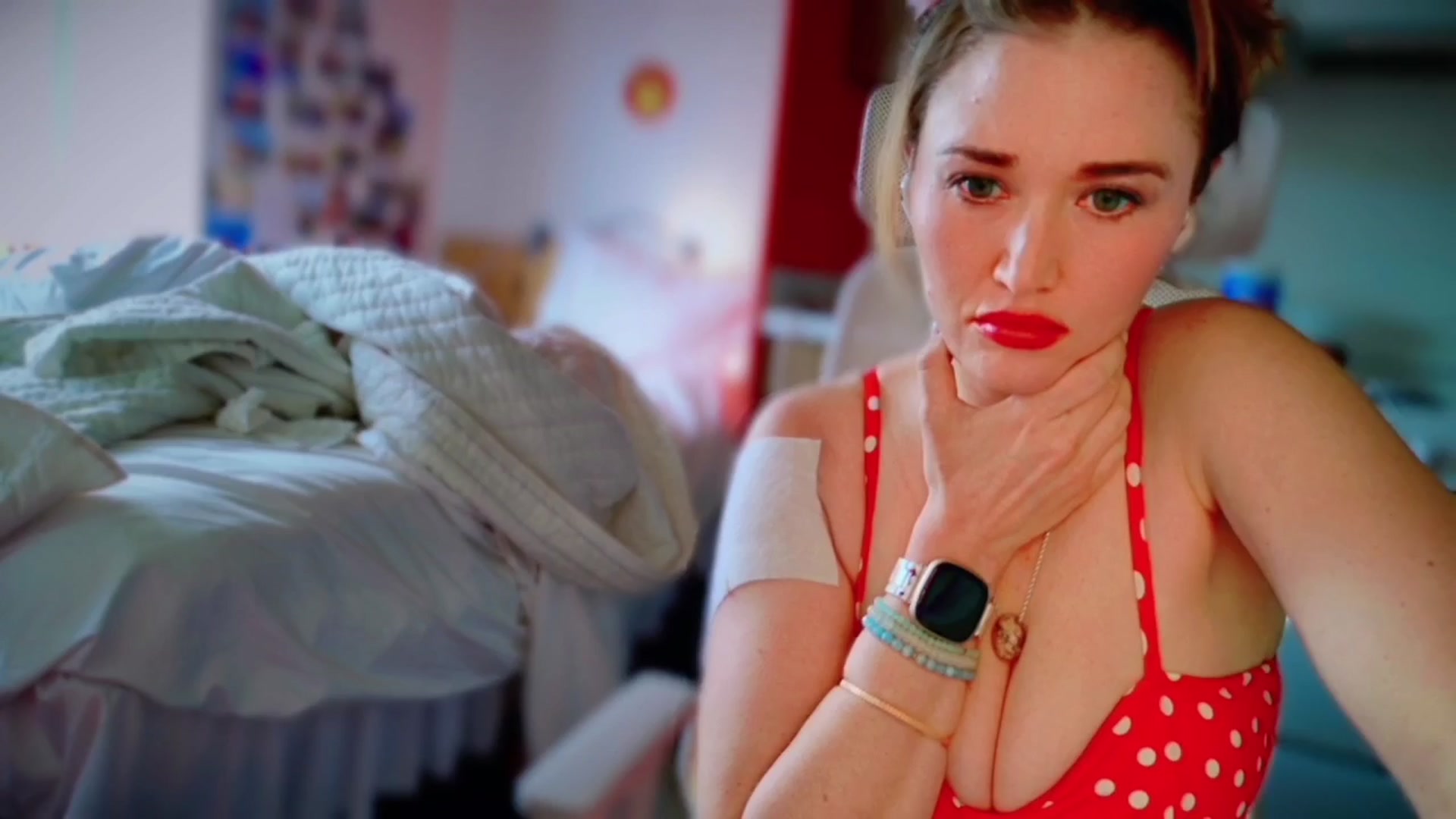 Gallery image thumbnail from Molly_Moans's myfreecams stream on, 03/29/2024, 21:28 image 16 of 20