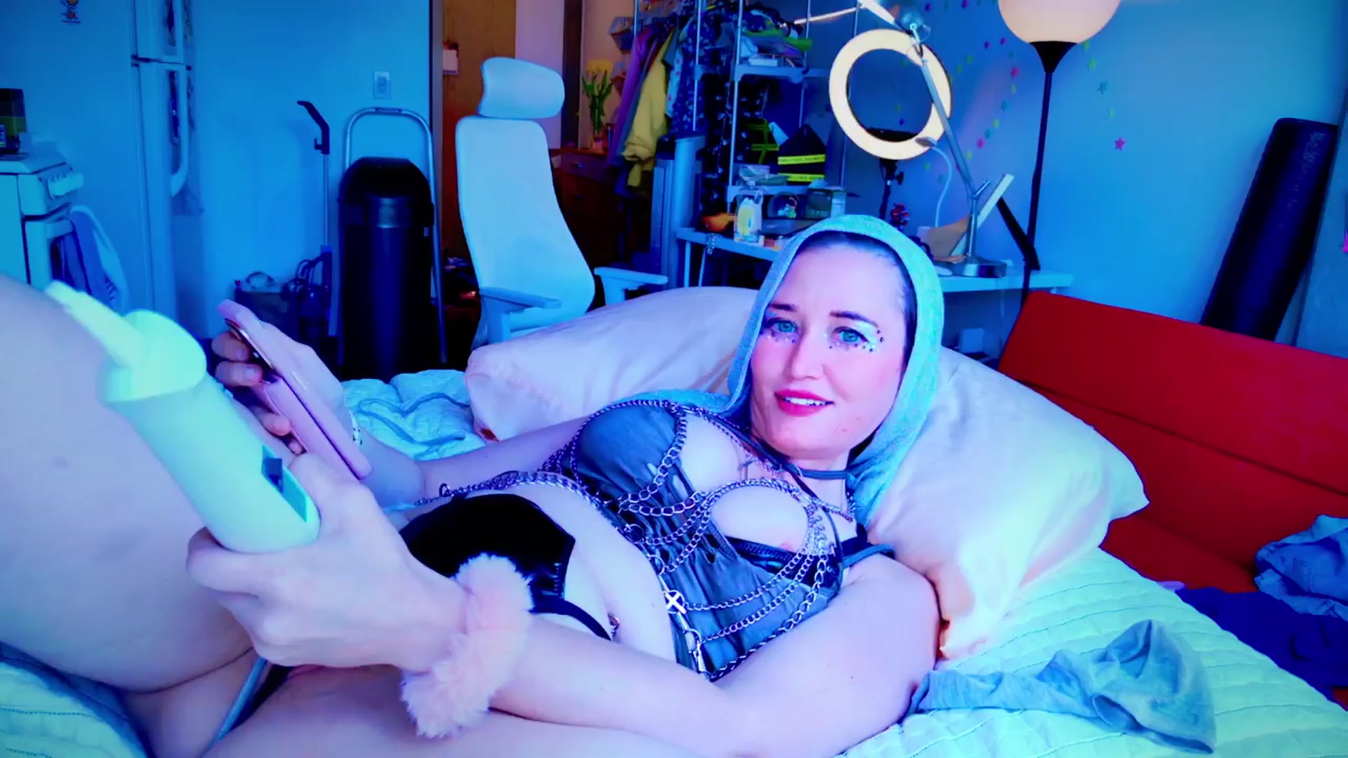 Gallery image thumbnail from Molly_Moans's myfreecams stream on, 04/07/2024, 20:44 image 19 of 20