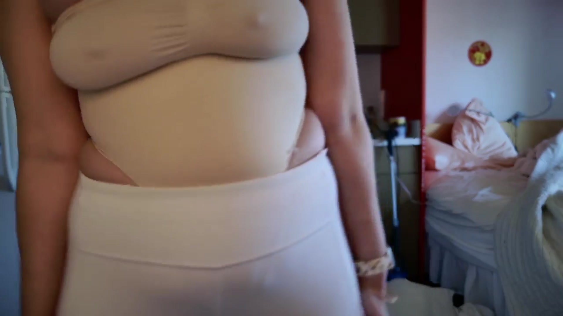 Gallery image thumbnail from Molly_Moans's myfreecams stream on, 04/14/2024, 21:05 image 18 of 20