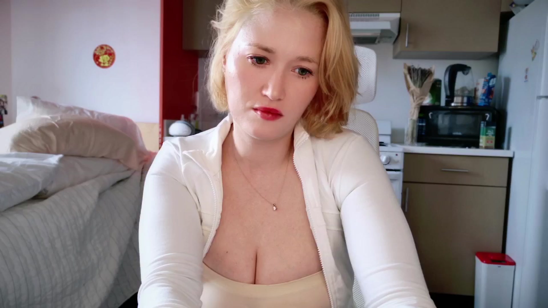 Gallery image thumbnail from Molly_Moans's myfreecams stream on, 04/24/2024, 17:42 image 6 of 20