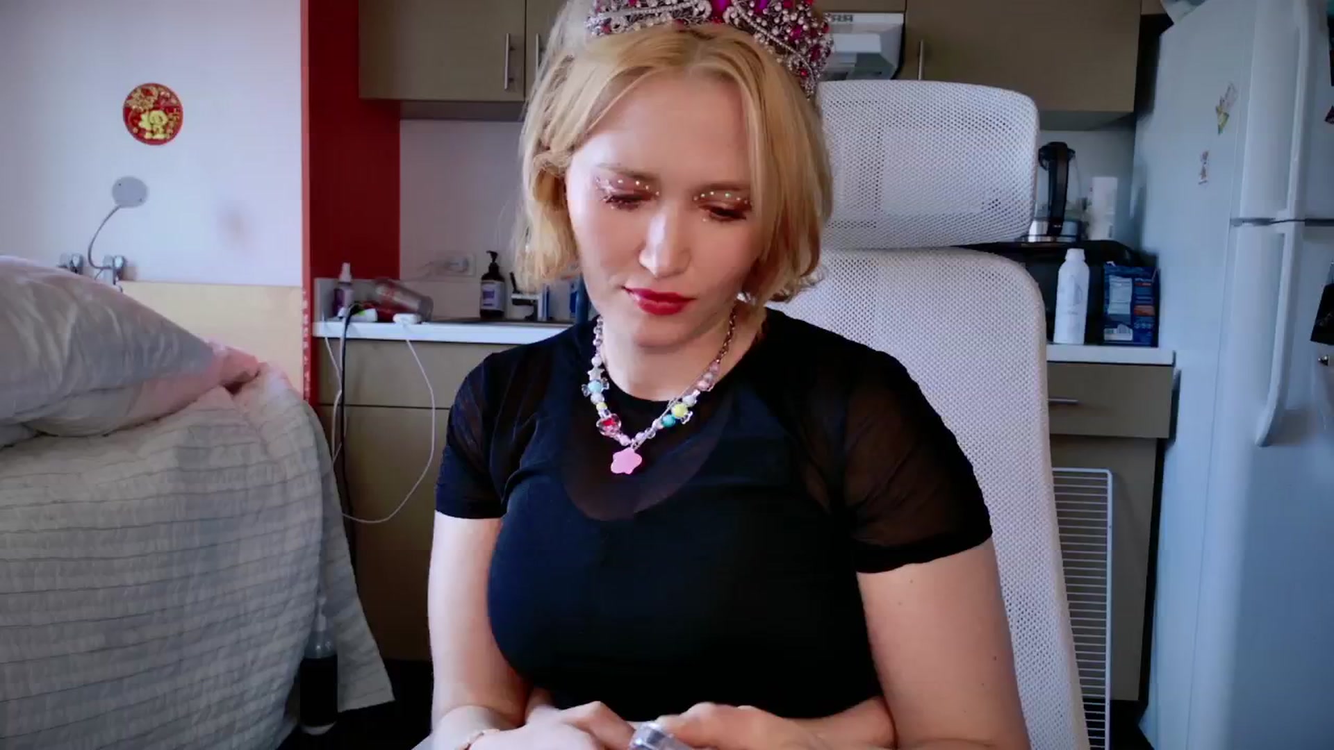 Gallery image thumbnail from Molly_Moans's myfreecams stream on, 04/27/2024, 20:19 image 10 of 20