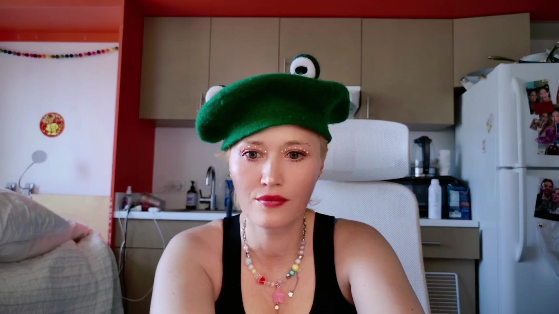 Gallery image thumbnail from Molly_Moans's myfreecams stream on, 04/27/2024, 20:19 image 16 of 20