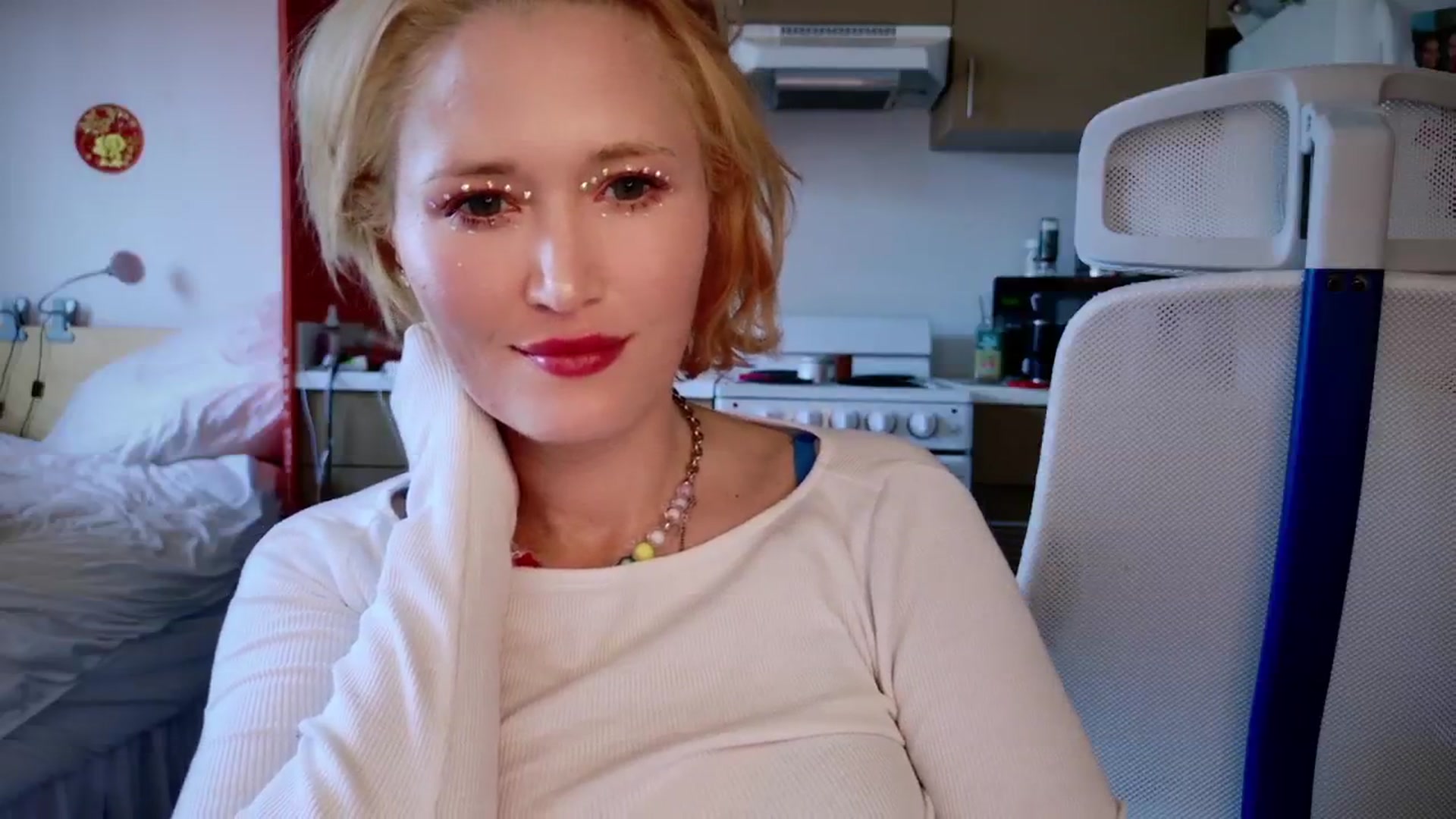 Gallery image thumbnail from Molly_Moans's myfreecams stream on, 04/27/2024, 21:18 image 11 of 20