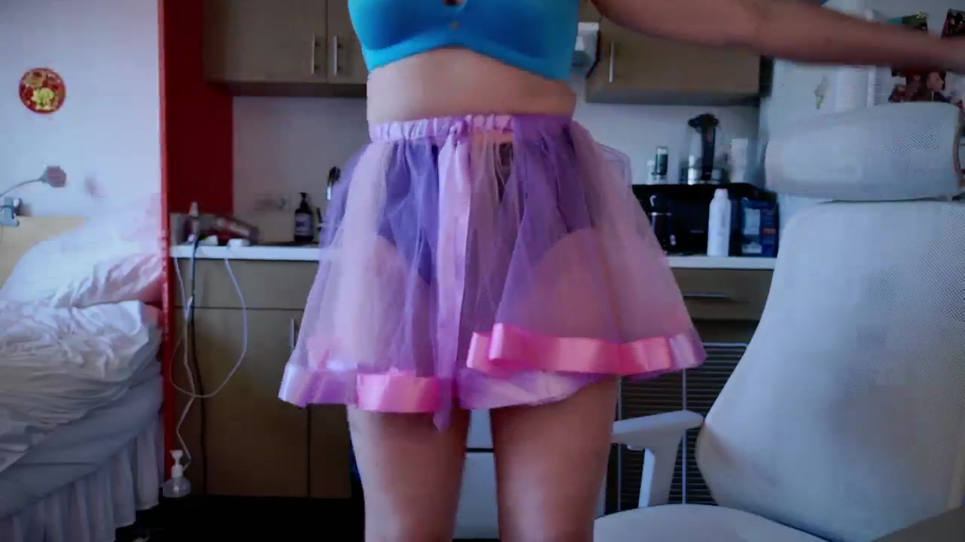 Gallery image thumbnail from Molly_Moans's myfreecams stream on, 04/27/2024, 21:18 image 4 of 20