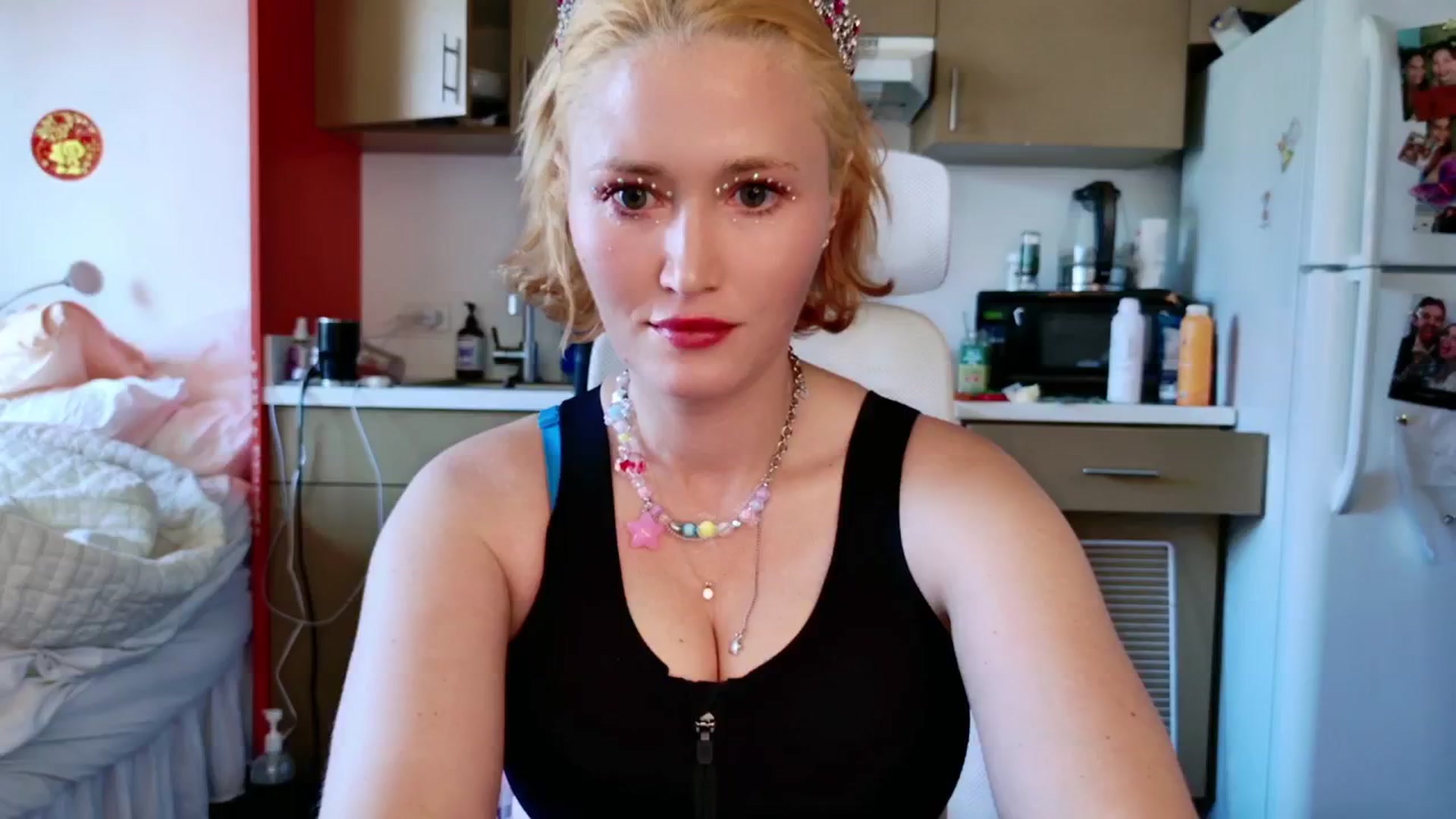 Gallery image thumbnail from Molly_Moans's myfreecams stream on, 04/27/2024, 23:19 image 3 of 20