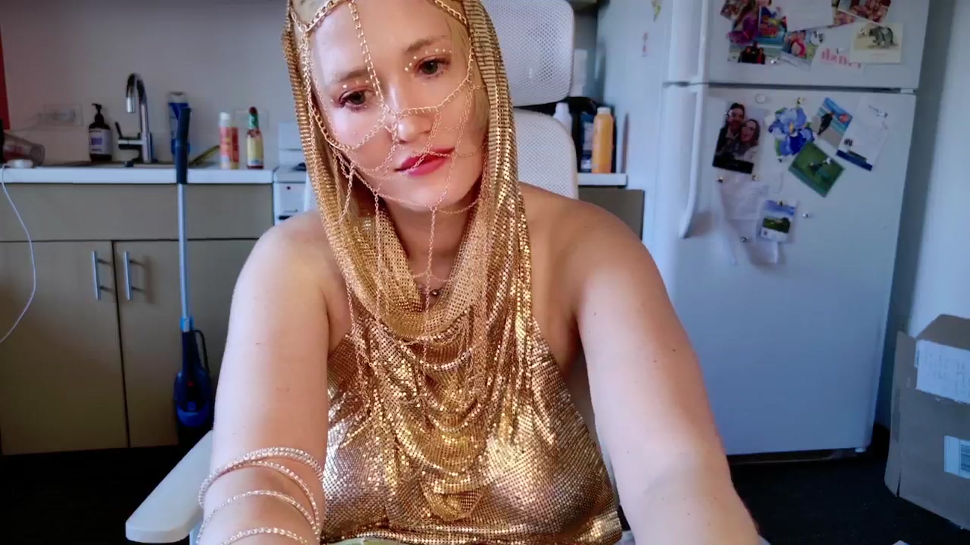 Gallery image thumbnail from Molly_Moans's myfreecams stream on, 04/27/2024, 23:19 image 19 of 20