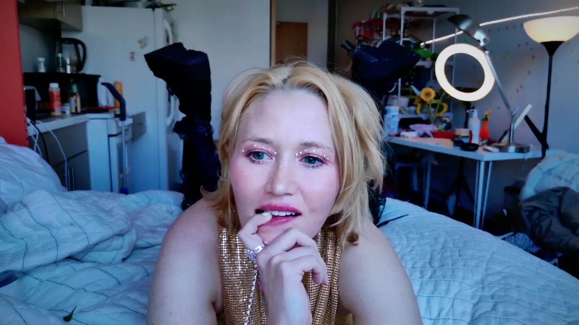 Gallery image thumbnail from Molly_Moans's myfreecams stream on, 04/28/2024, 24:11 image 17 of 20