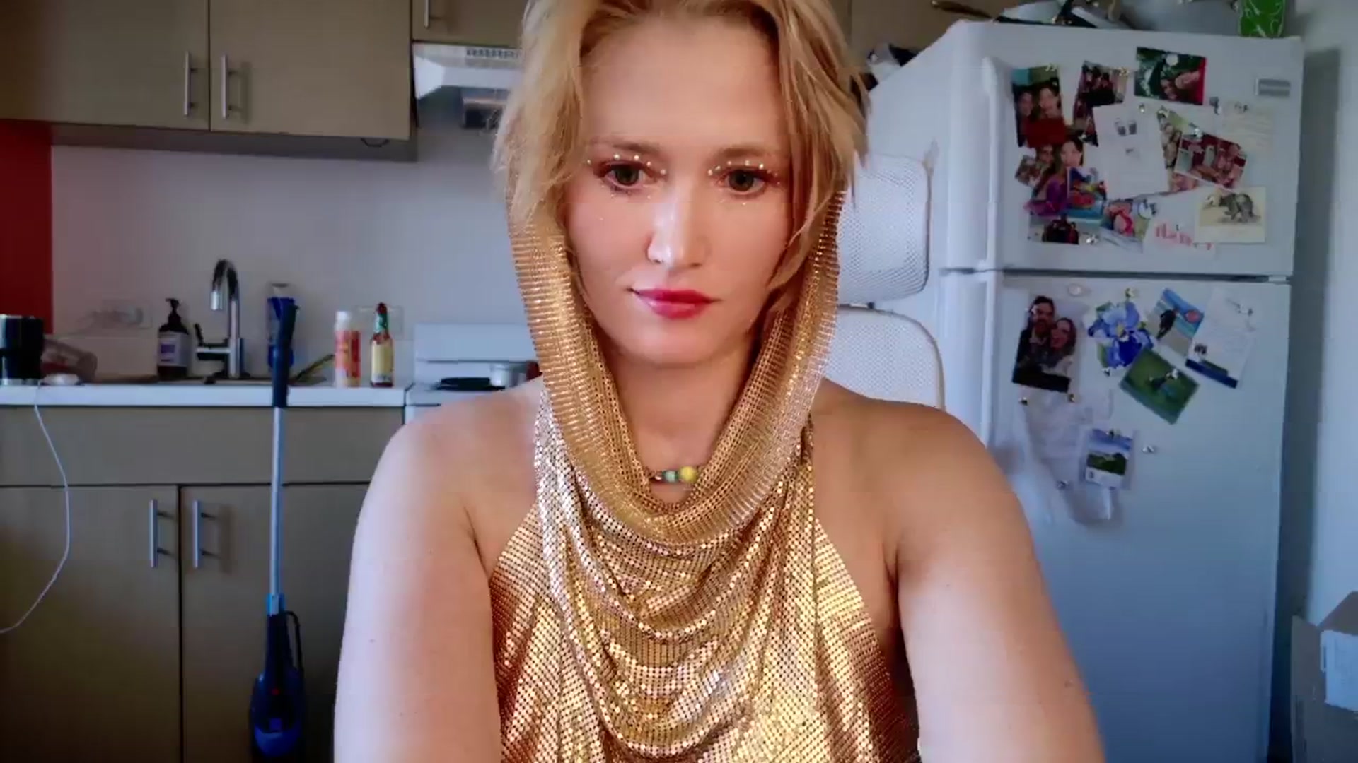 Gallery image thumbnail from Molly_Moans's myfreecams stream on, 04/28/2024, 24:11 image 6 of 20