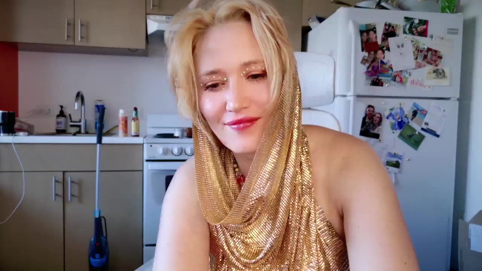 Gallery image thumbnail from Molly_Moans's myfreecams stream on, 04/28/2024, 24:11 image 12 of 20