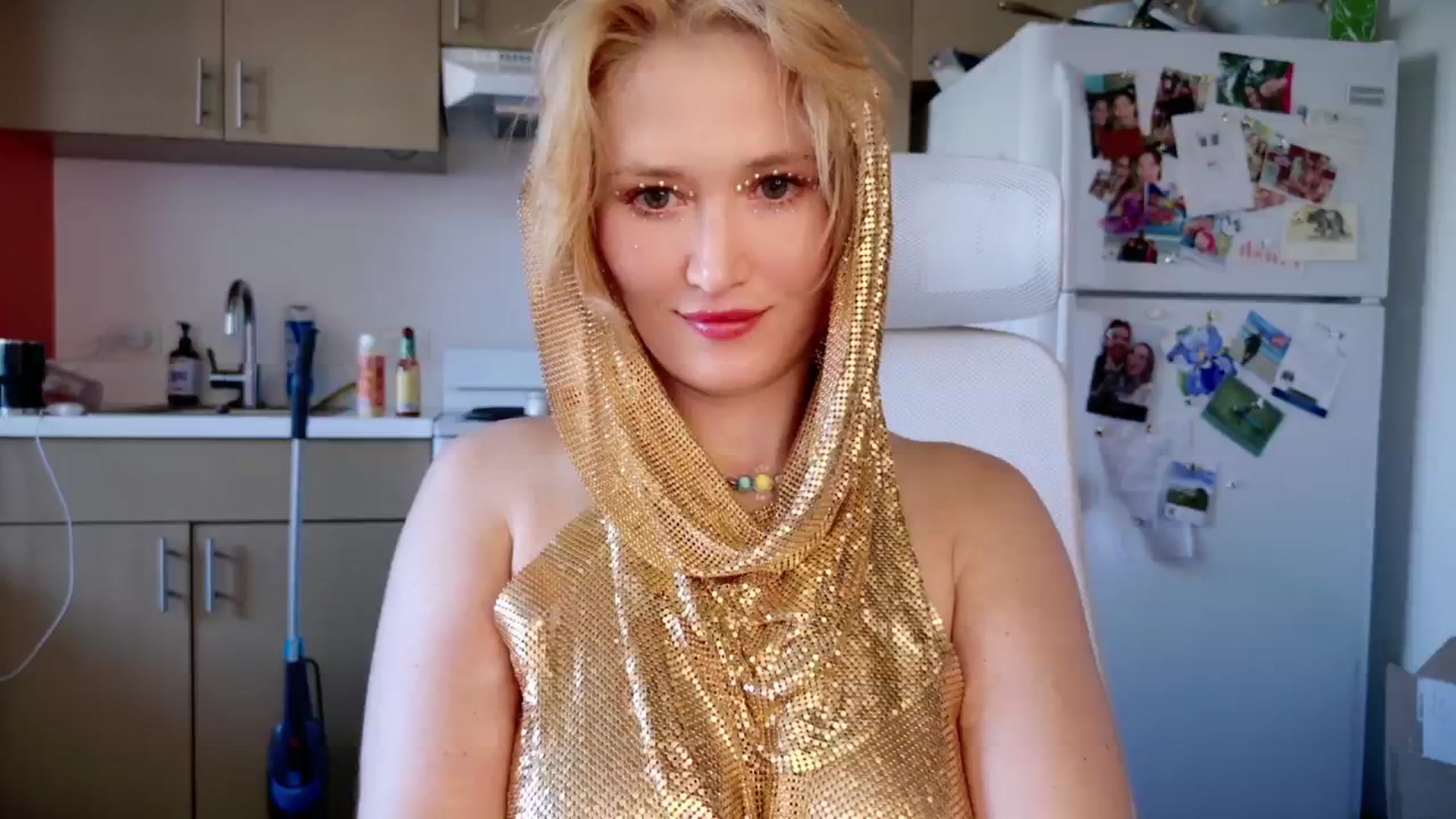 Gallery image thumbnail from Molly_Moans's myfreecams stream on, 04/28/2024, 24:11 image 1 of 20