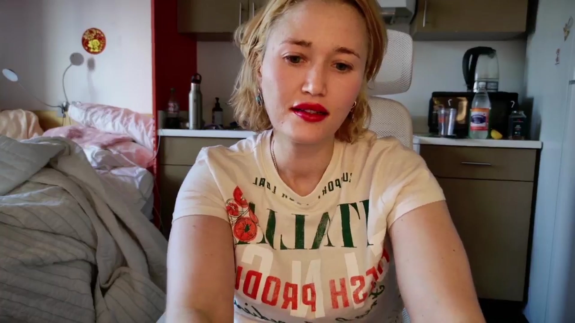 Gallery image thumbnail from Molly_Moans's myfreecams stream on, 05/12/2024, 22:46 image 15 of 20