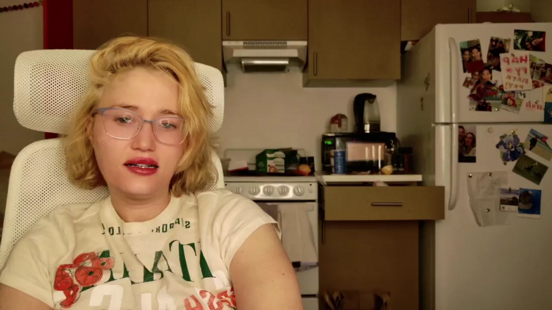 Gallery image thumbnail from Molly_Moans's myfreecams stream on, 05/23/2024, 10:33 image 1 of 20