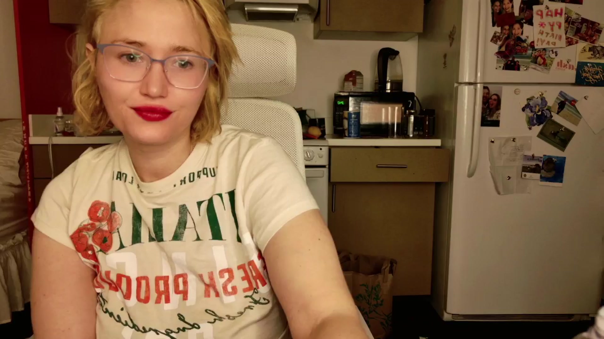 Gallery image thumbnail from Molly_Moans's myfreecams stream on, 05/23/2024, 11:50 image 6 of 20