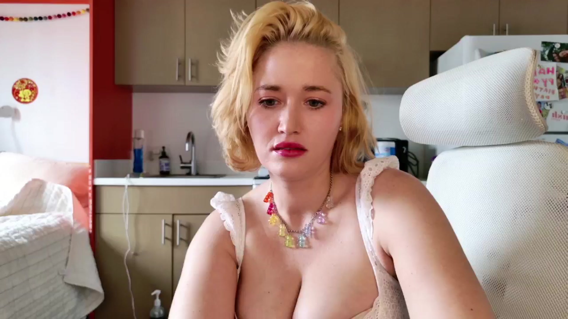 Gallery image thumbnail from Molly_Moans's myfreecams stream on, 05/28/2024, 19:49 image 4 of 20