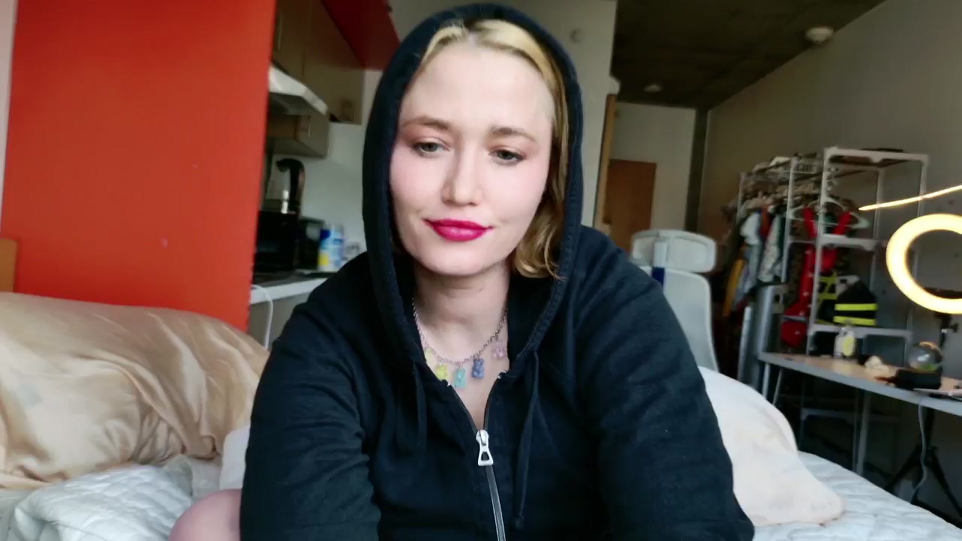 Gallery image thumbnail from Molly_Moans's myfreecams stream on, 05/28/2024, 22:46 image 4 of 20