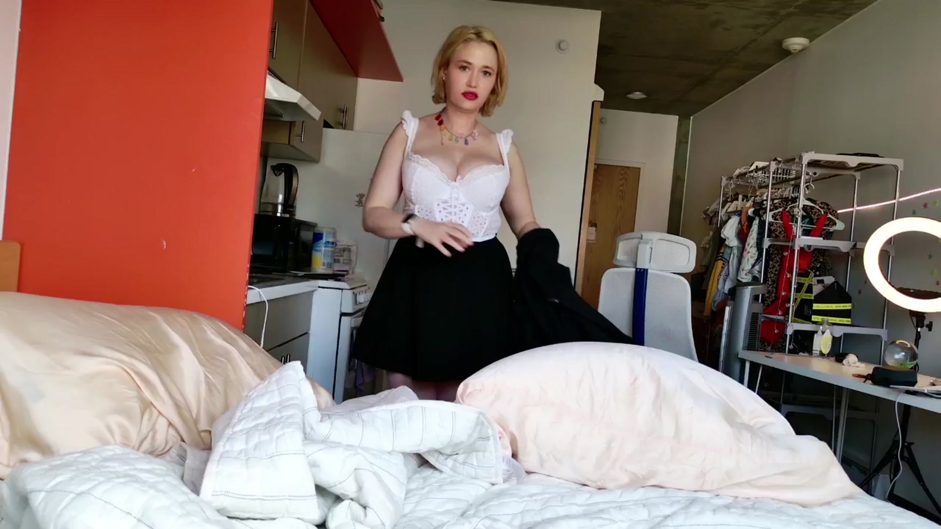 Gallery image thumbnail from Molly_Moans's myfreecams stream on, 05/28/2024, 22:46 image 6 of 20