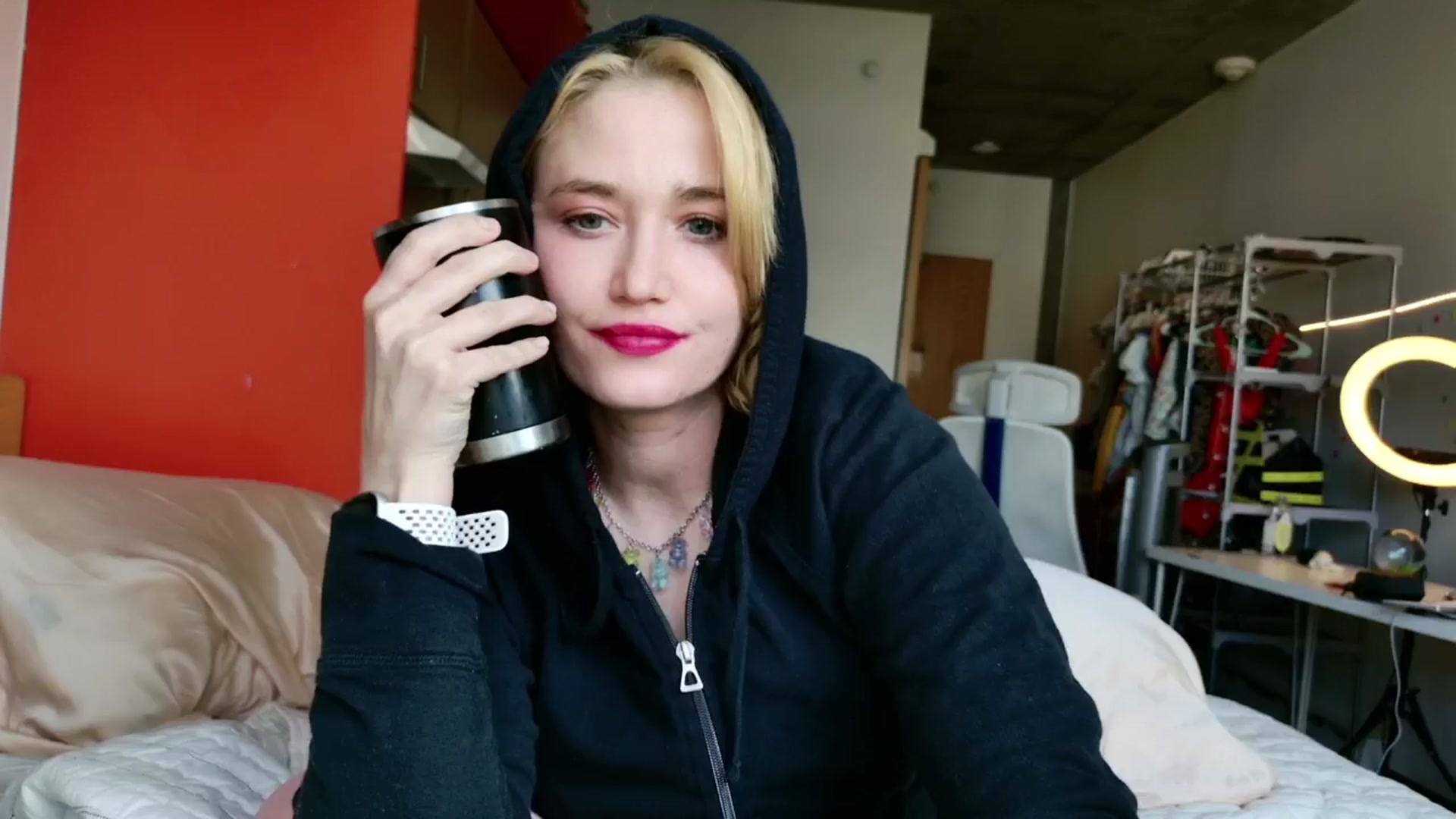 Gallery image thumbnail from Molly_Moans's myfreecams stream on, 05/28/2024, 22:46 image 3 of 20